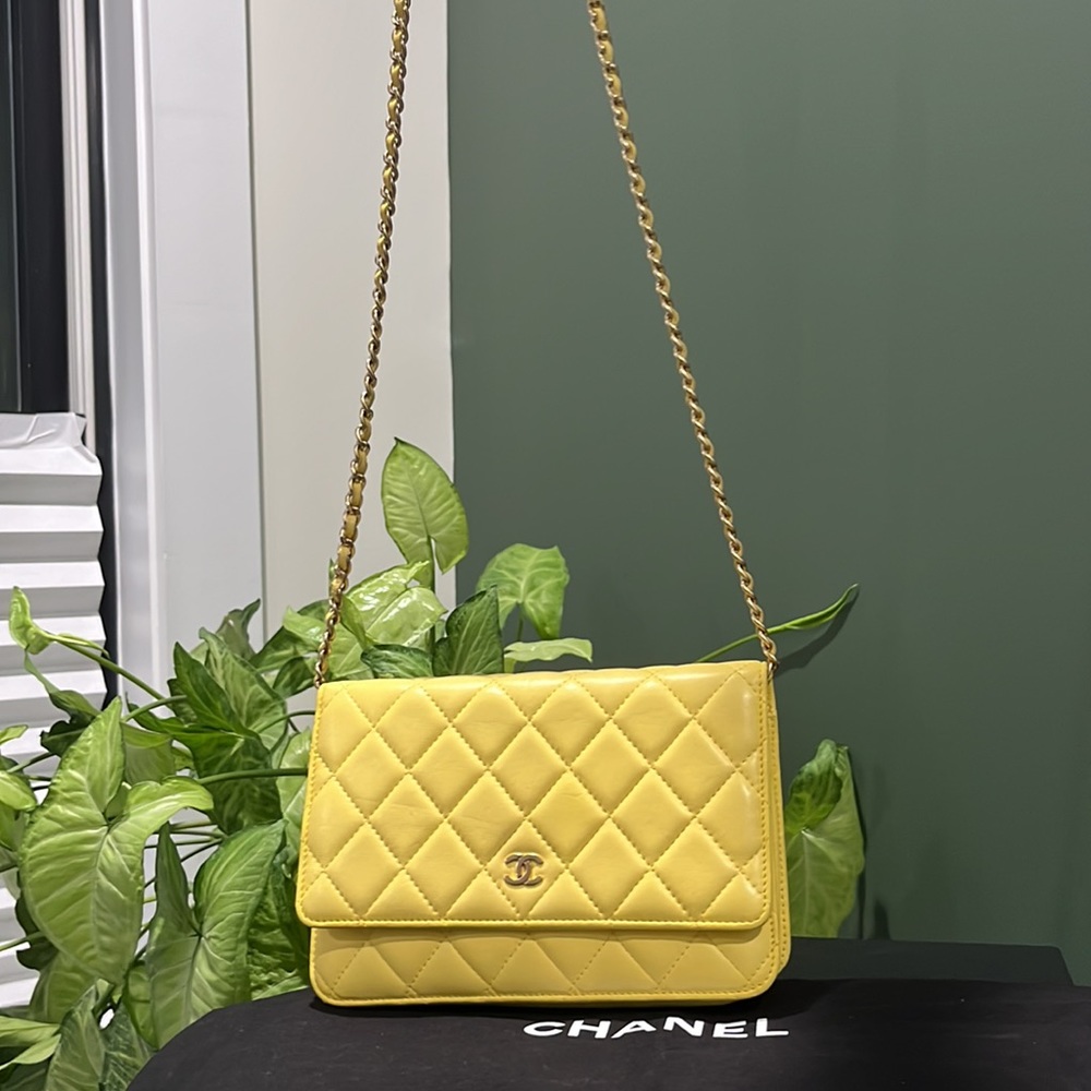 Chanel Lambskin Pastel Yellow Crossbody - Picture 6 of 10